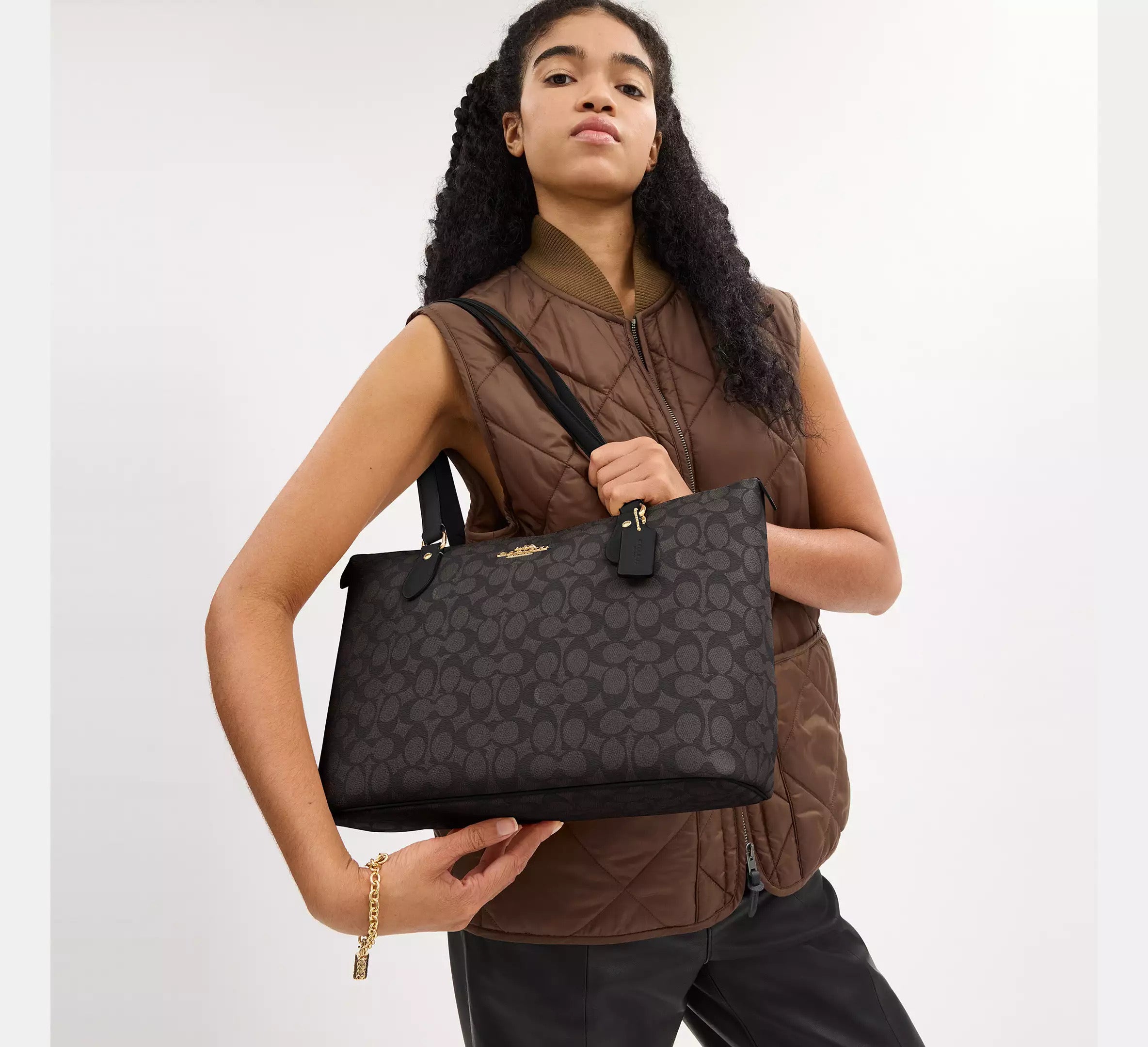 Gallery Tote Bag In Signature Canvas Secondary image