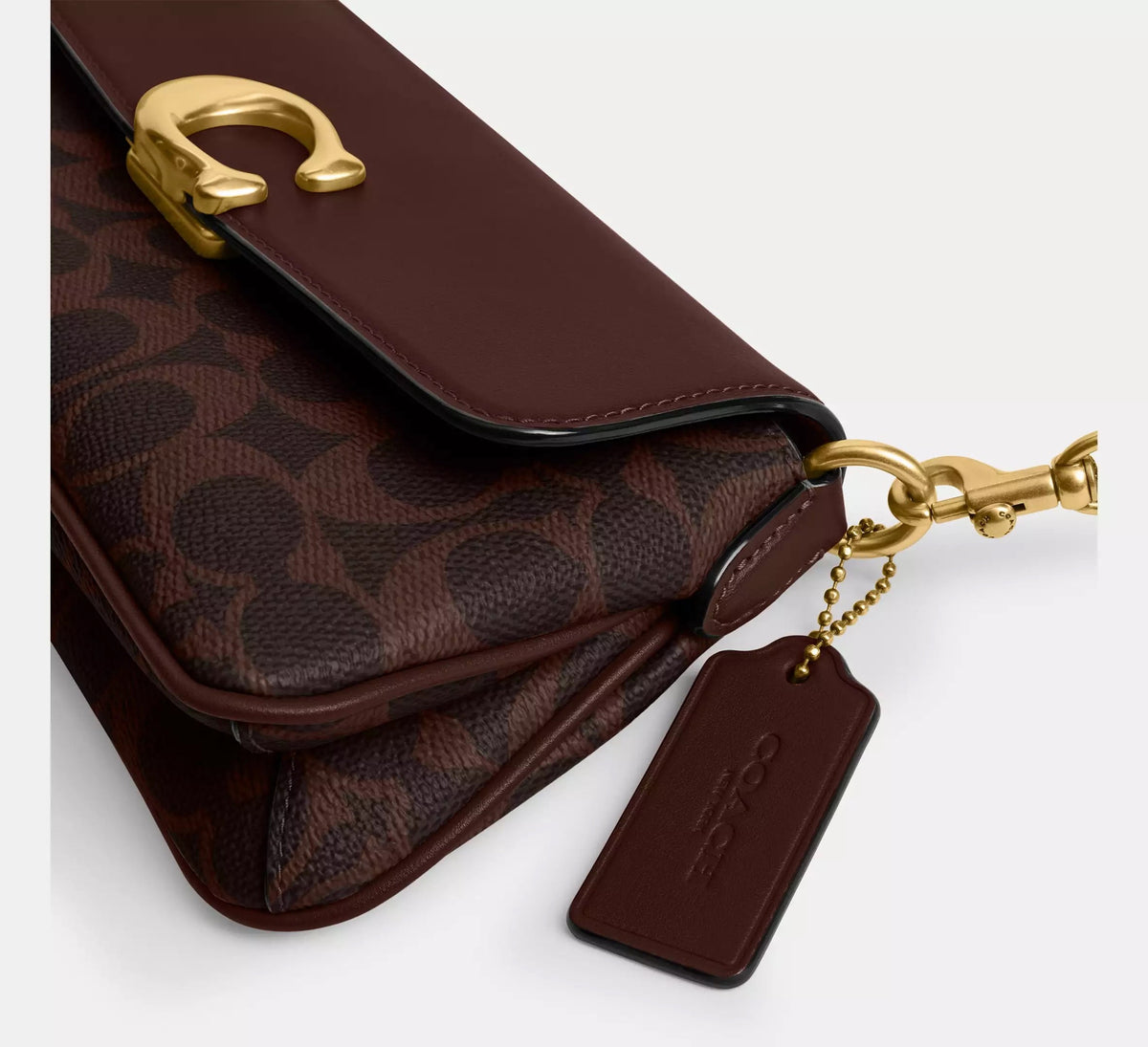 Jet Shoulder Bag In Signature Canvas