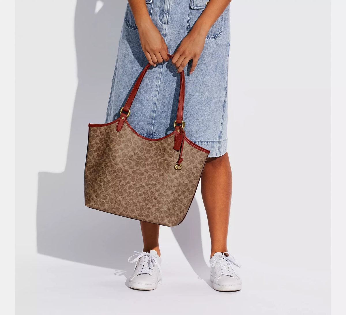 Day Tote Bag In Signature Canvas