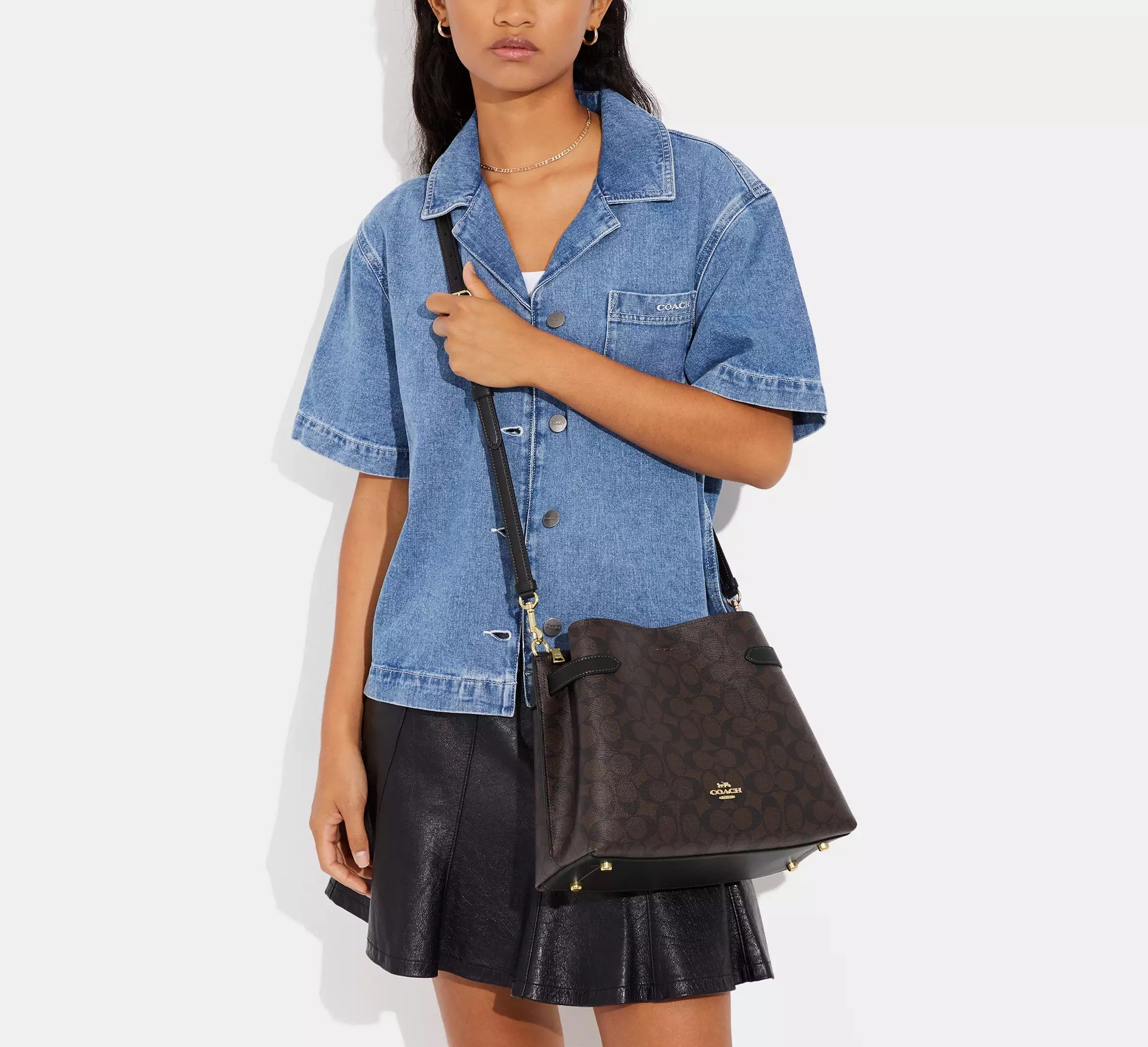 Hanna Shoulder Bag In Signature Canvas Secondary image